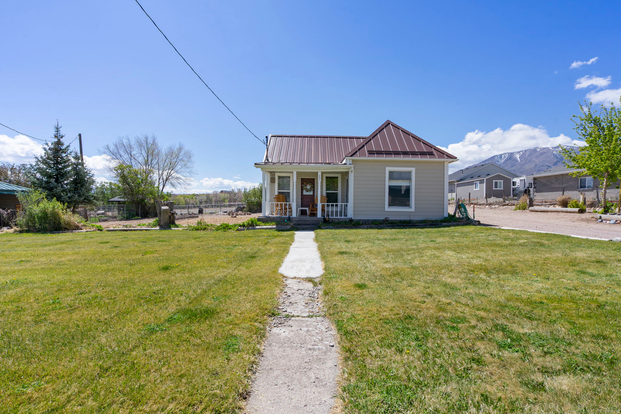 499 W CENTER ST