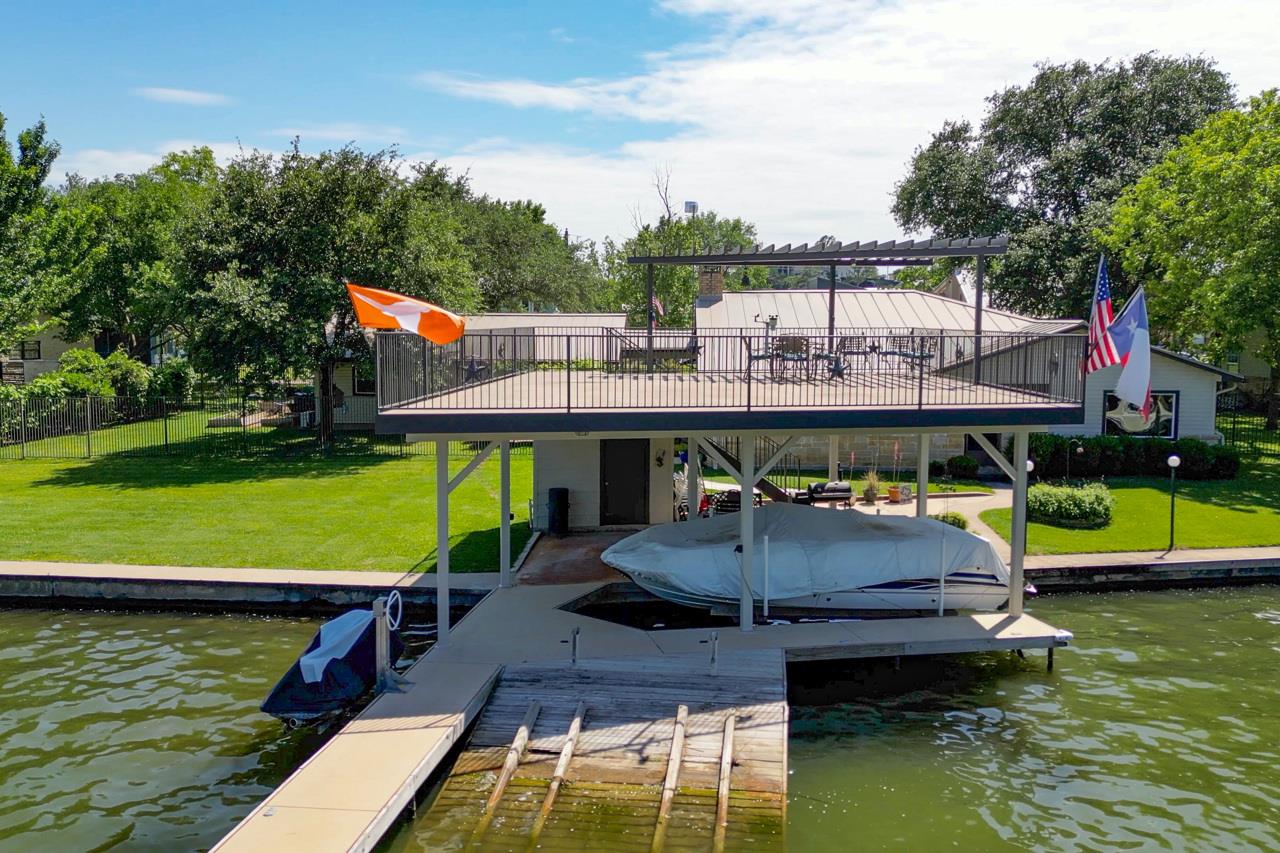 213  Lakeview None, Sunrise Beach, TX 78643 — photo 1
