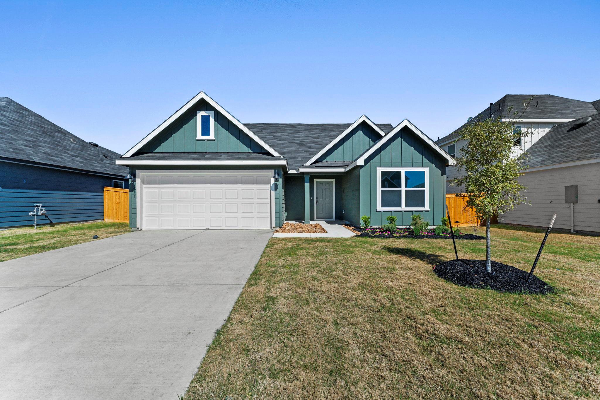 211  Las Lomas Dr, San Marcos, TX 78666 — photo 1