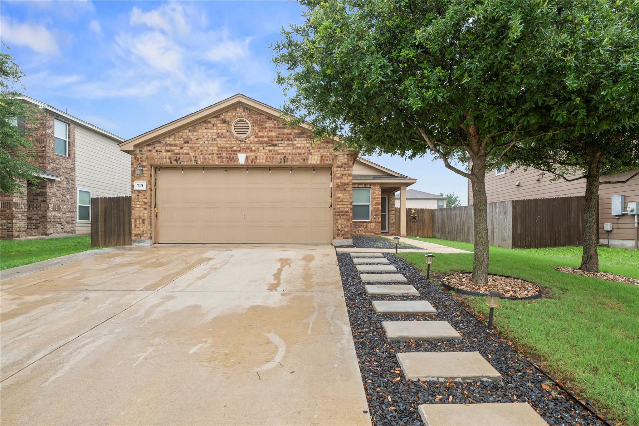 715  Estes Park, Taylor, TX 76574 — photo 1