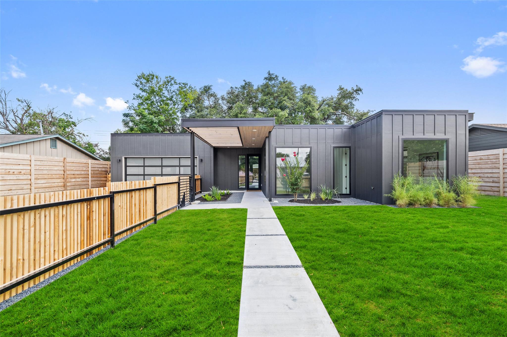 2305 Southern Oaks, Austin, TX 78745 — photo 1