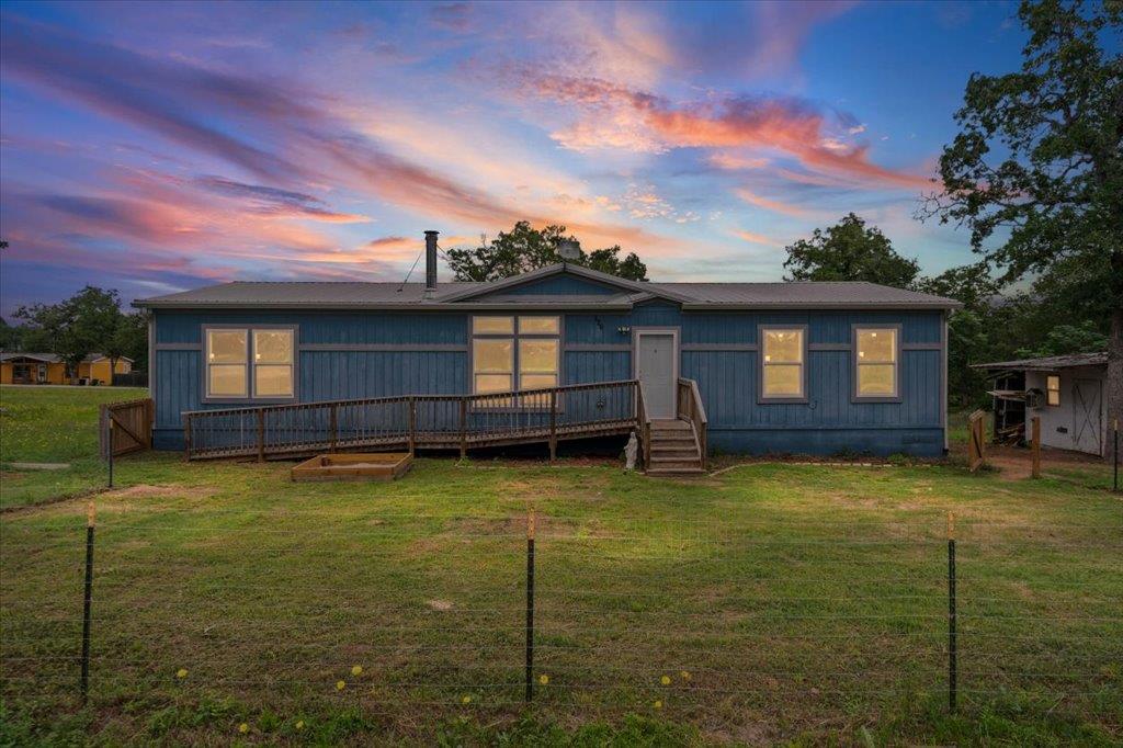 126 Cherokee, Smithville, TX 78957 — photo 1