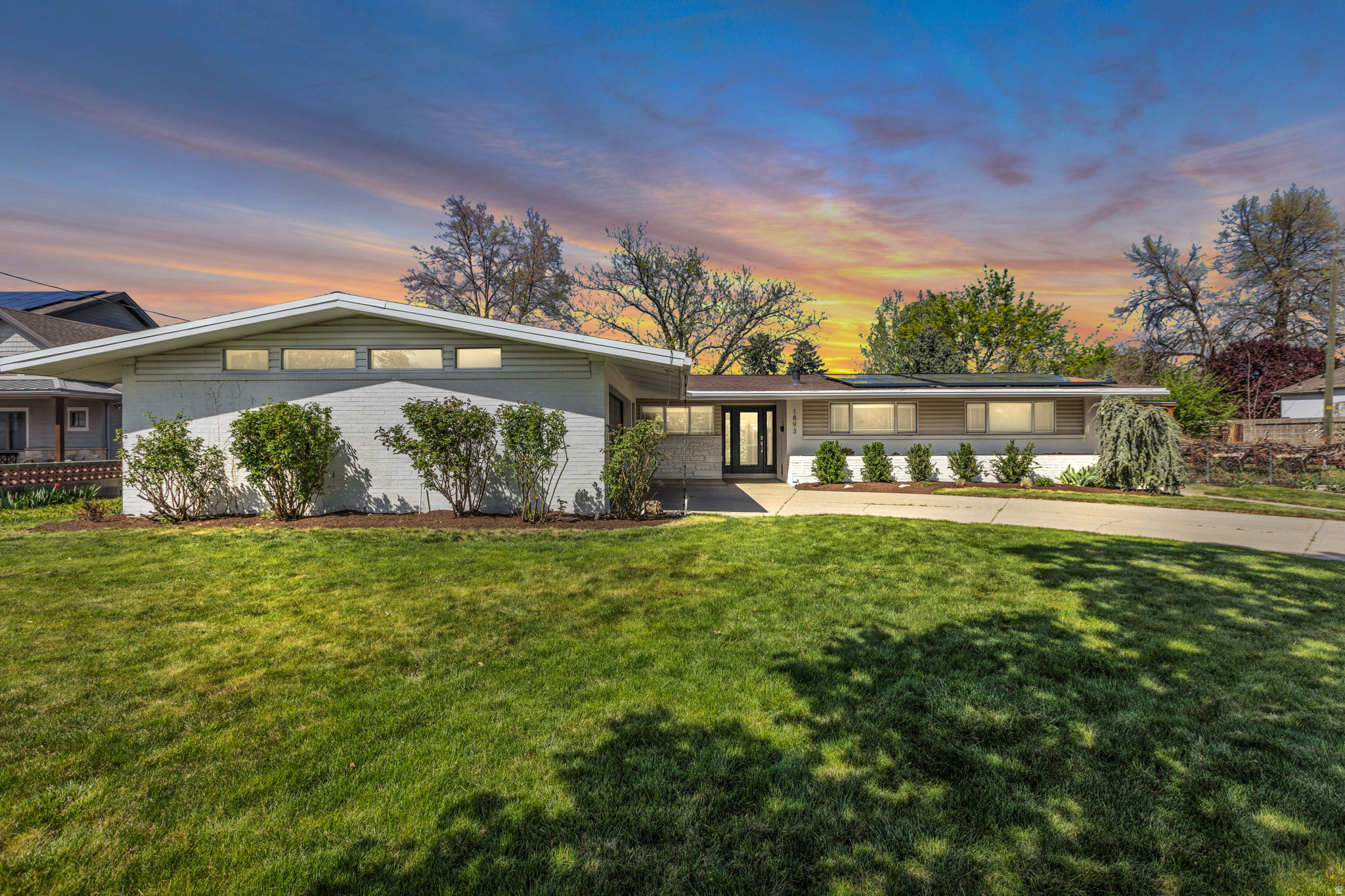 1893 E LINCOLN LN, Holladay, UT 84124 — photo 1
