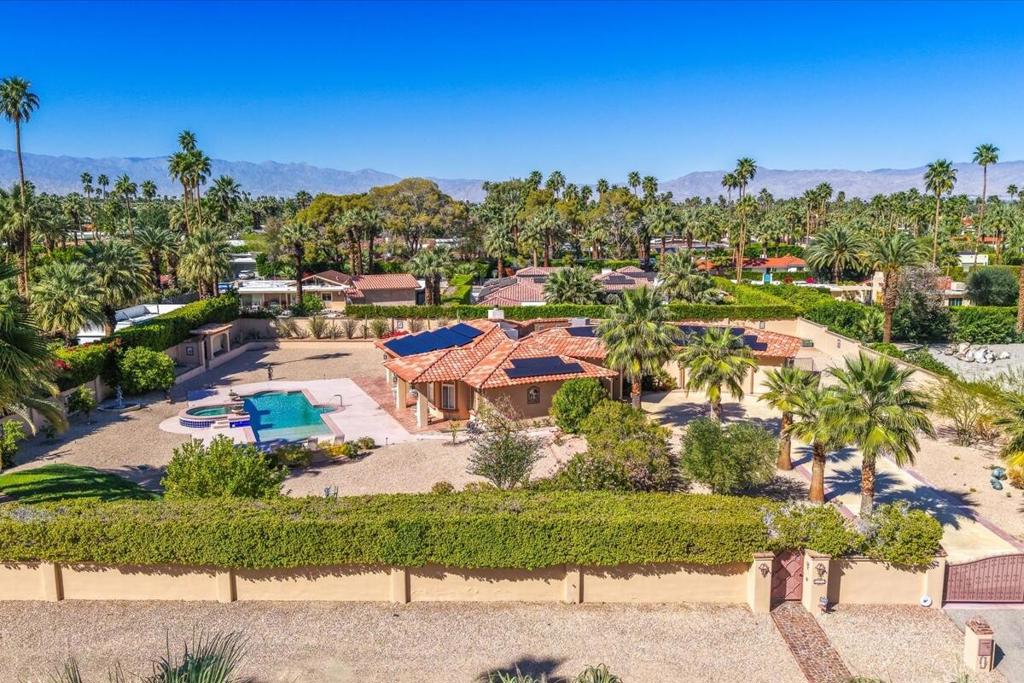696 E Vereda Sur, Palm Springs, CA 92262 — photo 1