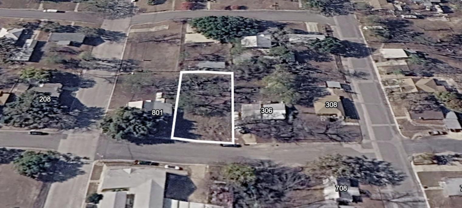 801 West Ave B #2, Lampasas, TX 76550 — photo 1