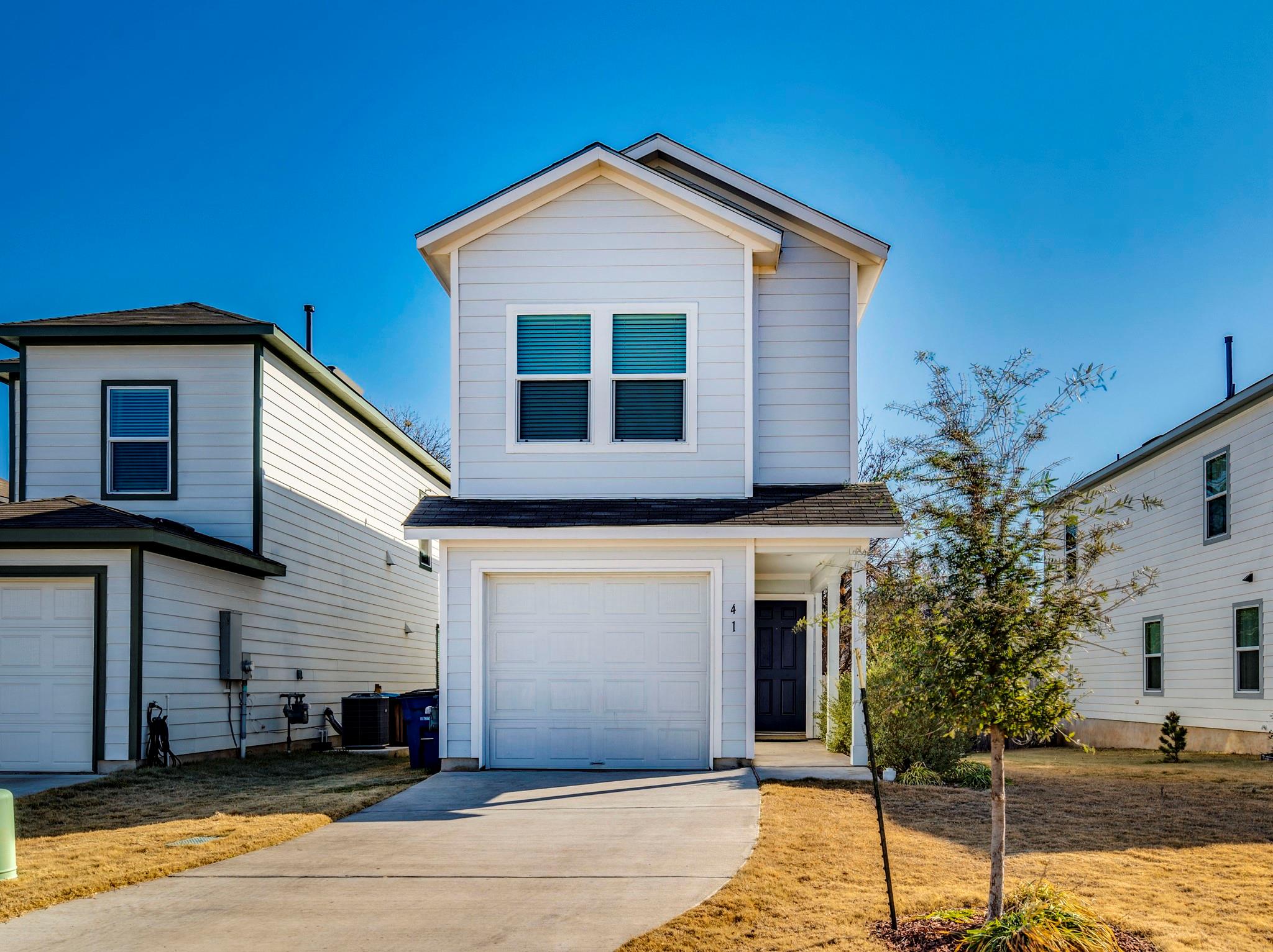 41 Trinity, Lockhart, TX 78644 — photo 1