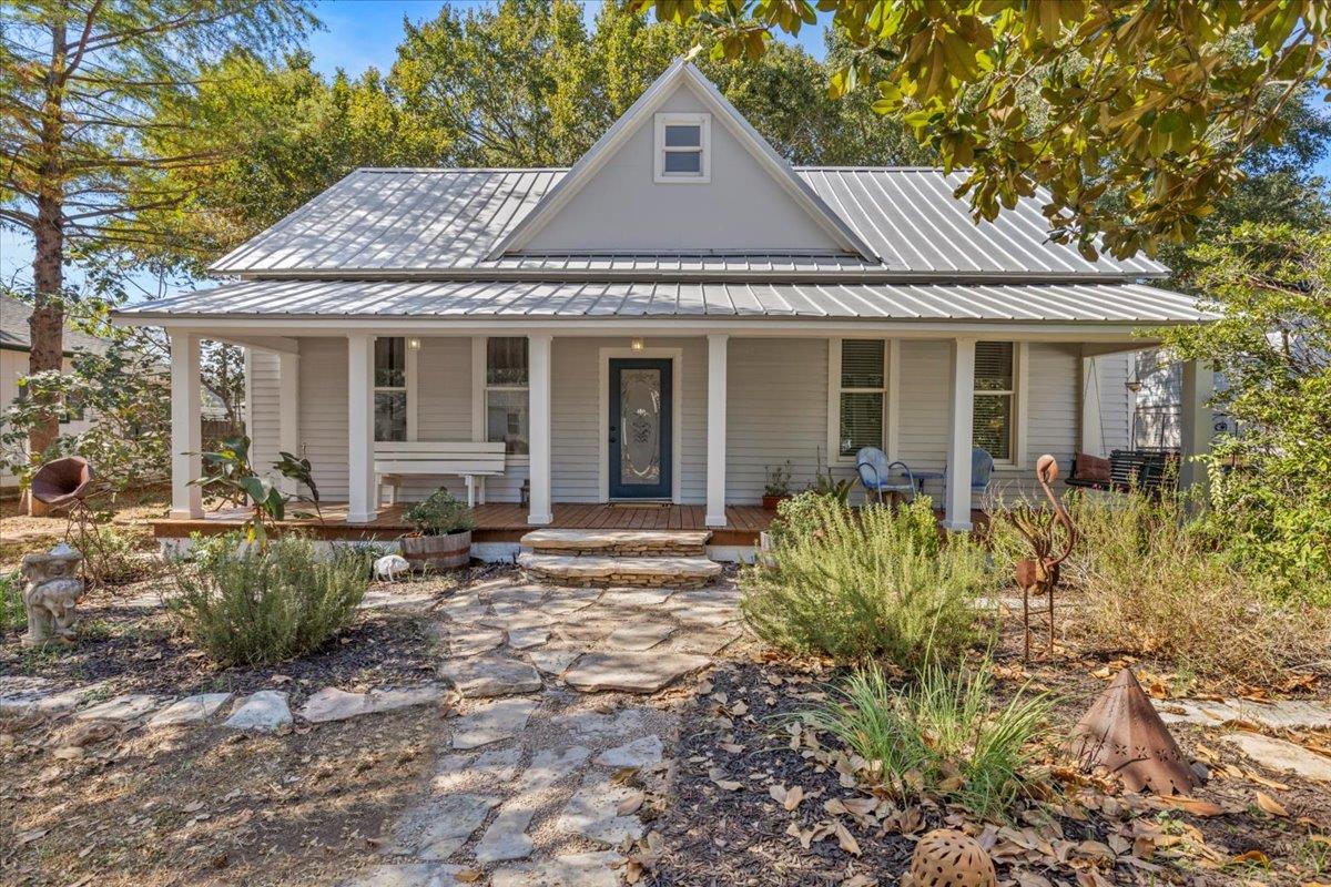503 Wilkes, Smithville, TX 78957 — photo 1