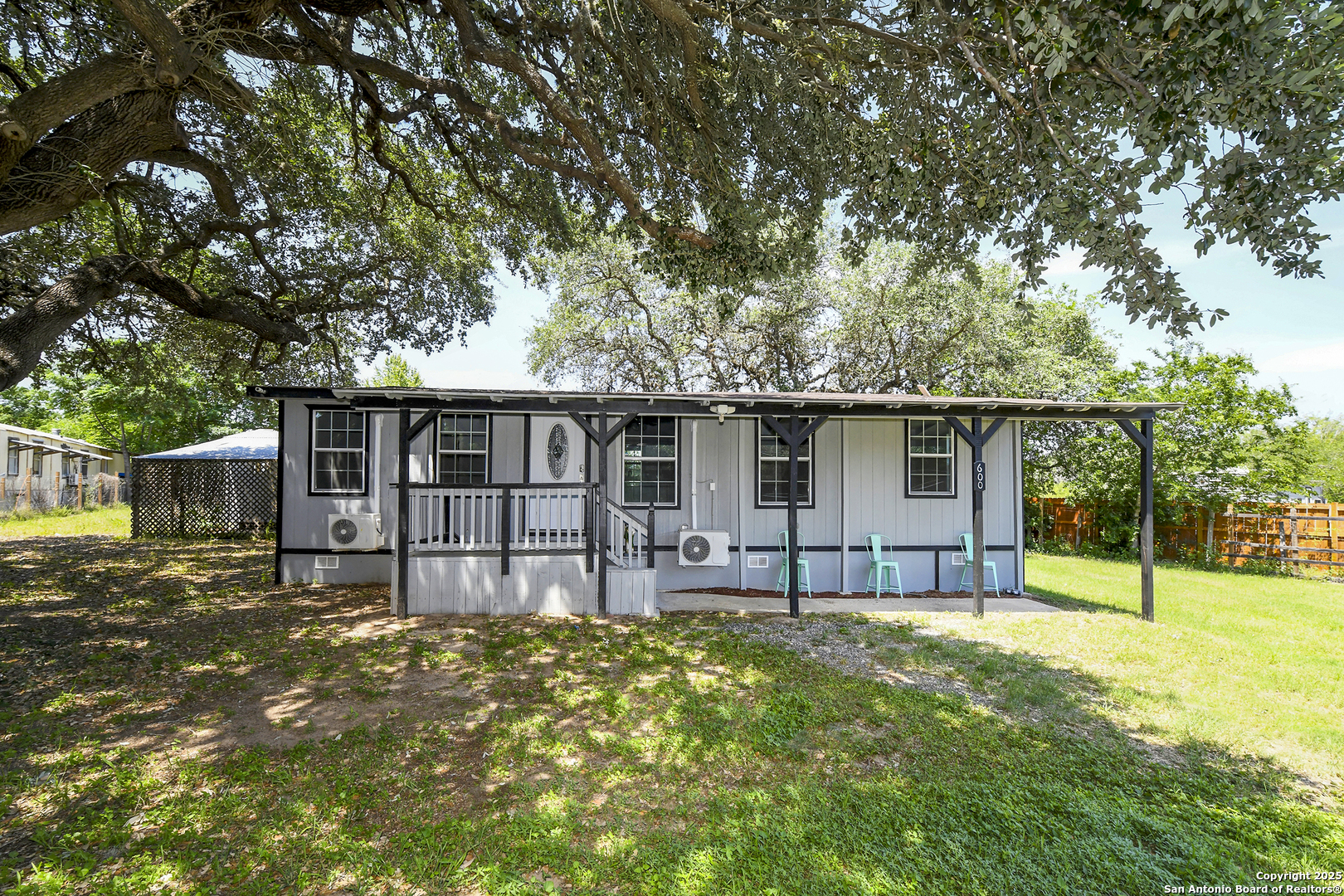 600 Dawnridge Drive, , 78065 — photo 1
