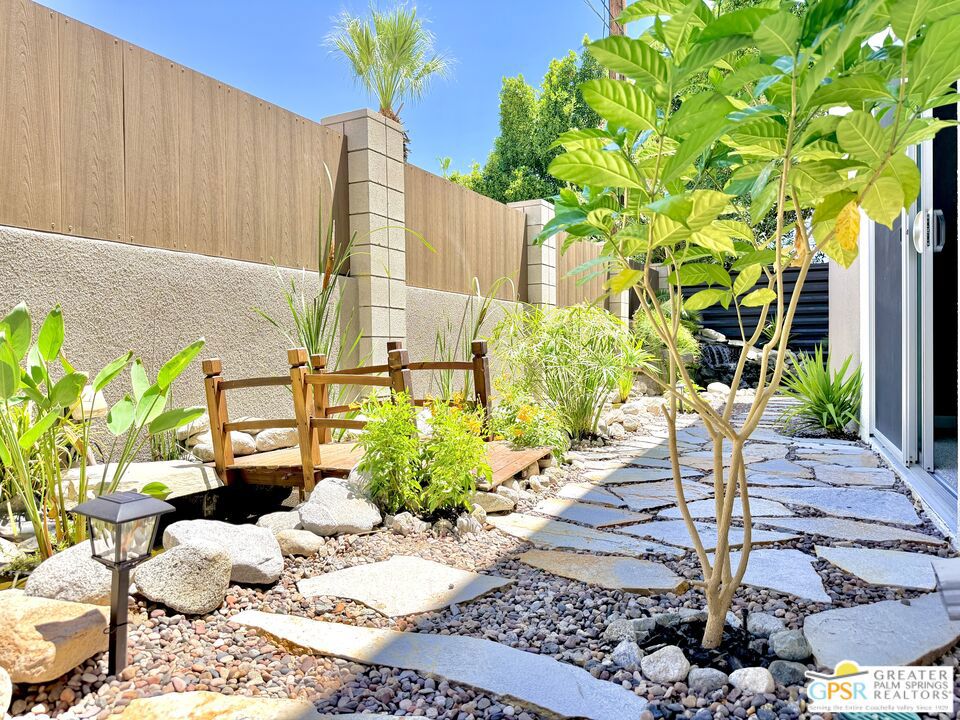 588 E San Lorenzo Road 105, Palm Springs, CA 92264 — photo 1