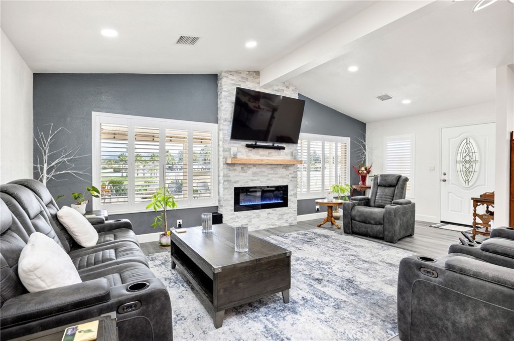 1612 Brentwood, Hemet, CA 92545 — photo 1