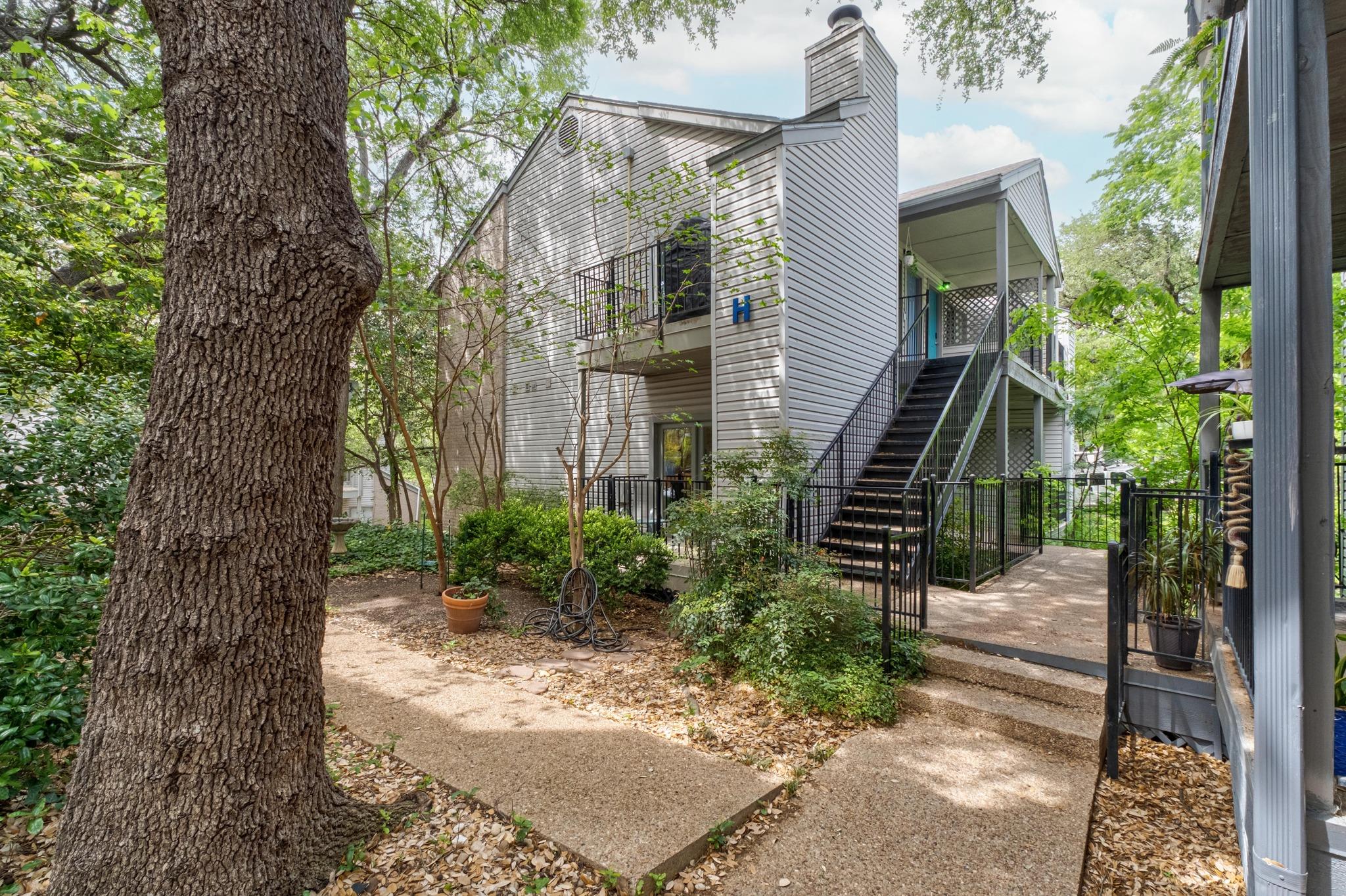 802 1st, Austin, TX 78704 — photo 1