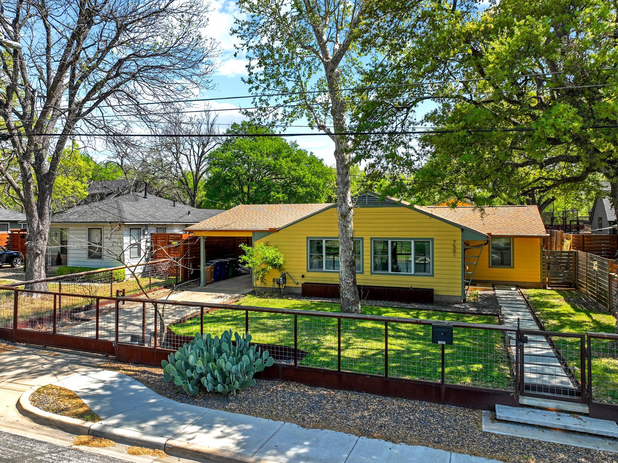 7501 Grover, Austin, TX 78757 — photo 1