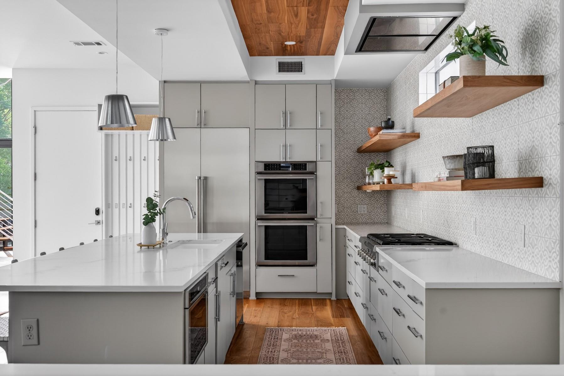 1605 Chelsea, Austin, TX 78704 — photo 1