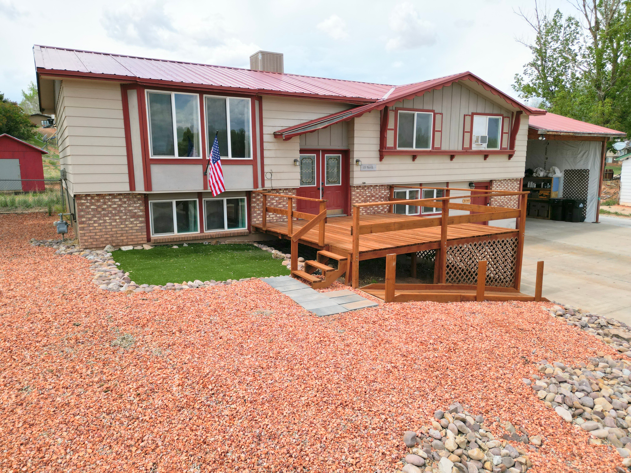 85 N WENDELL LN, Roosevelt, UT 84066 — photo 1