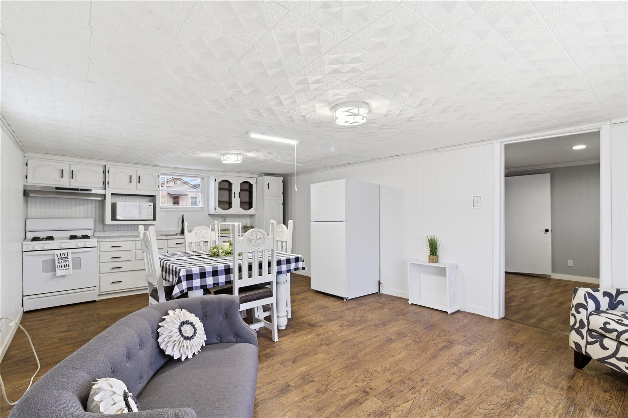 14 Post Oak, Rogers, TX 76569 — photo 1