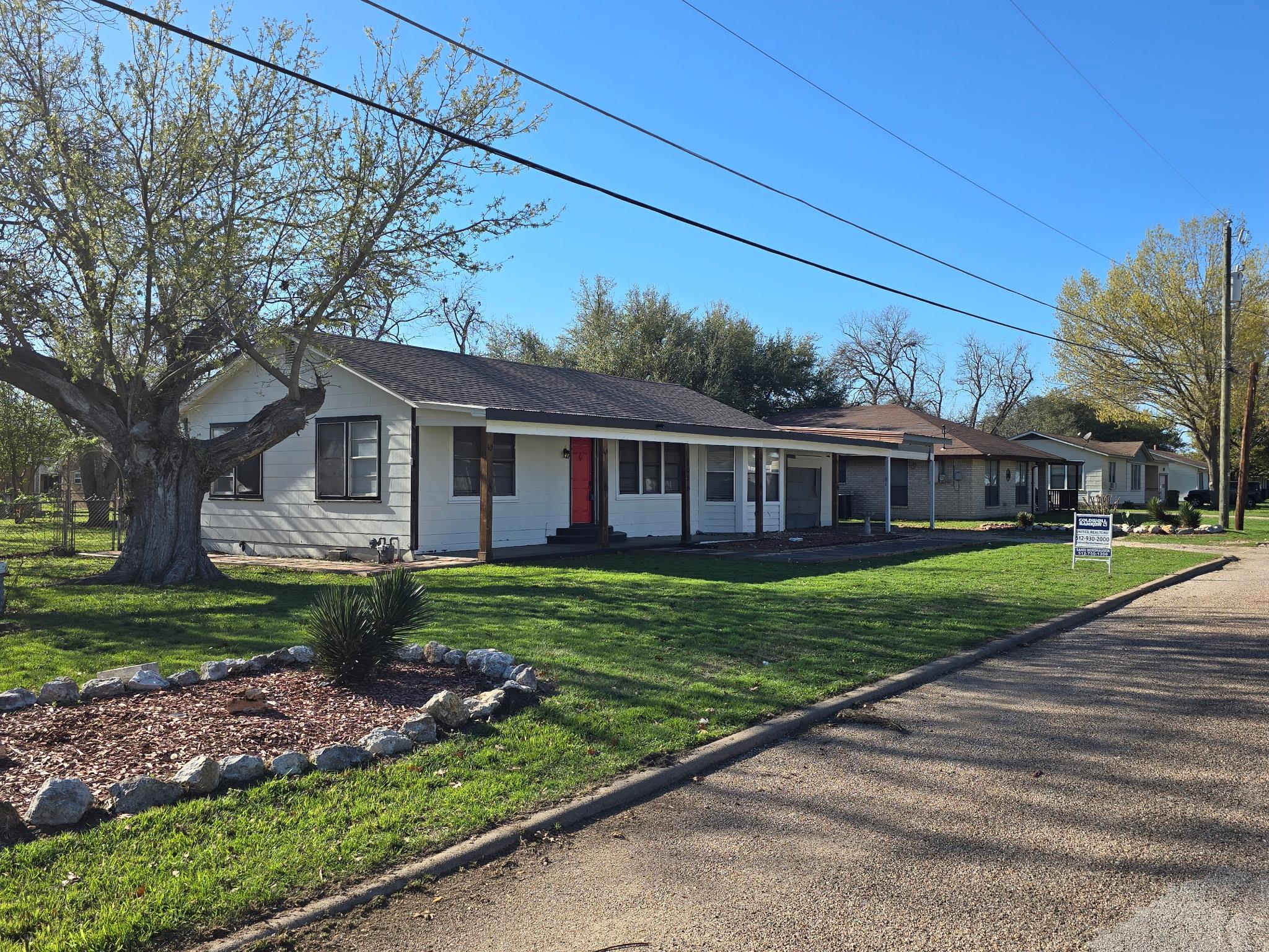 305 5th, Thorndale, TX 76577 — photo 1