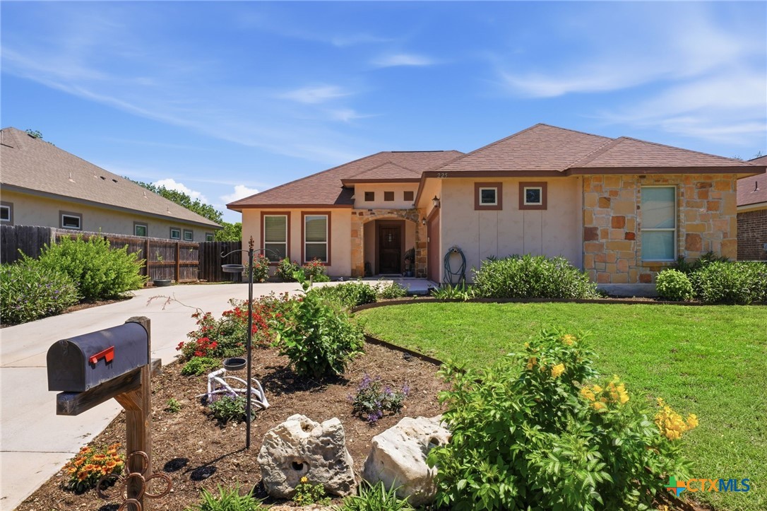 225 Greenway Drive, Seguin, TX 78155 — photo 1