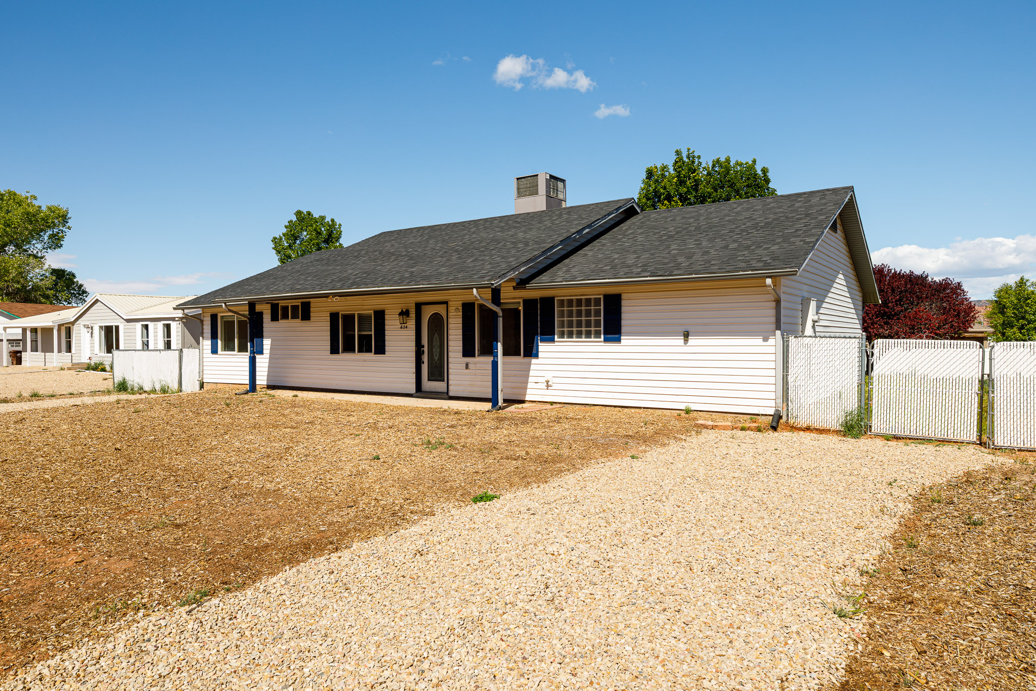 624 S HILLSIDE DR, Kanab, UT 84741 — photo 1