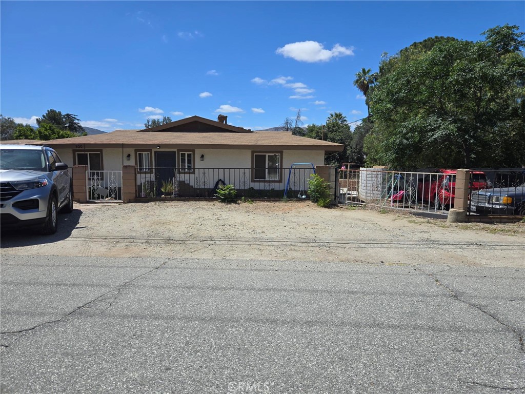 530 GILMAN W, Banning, CA 92220 — photo 1