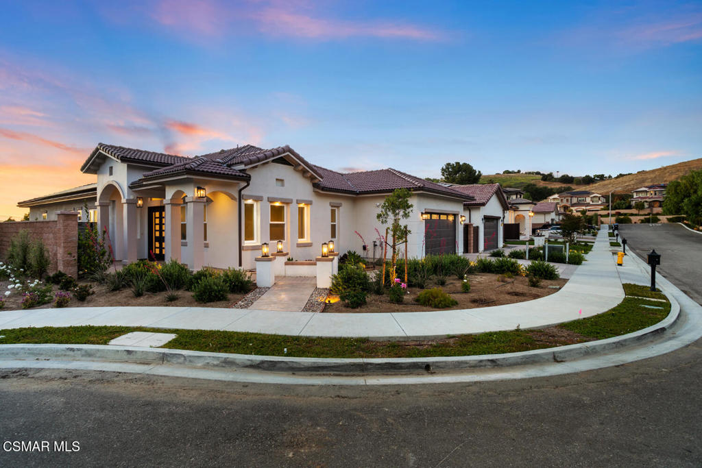 327 Toyon Court Court, Thousand Oaks, CA 91362 — photo 1