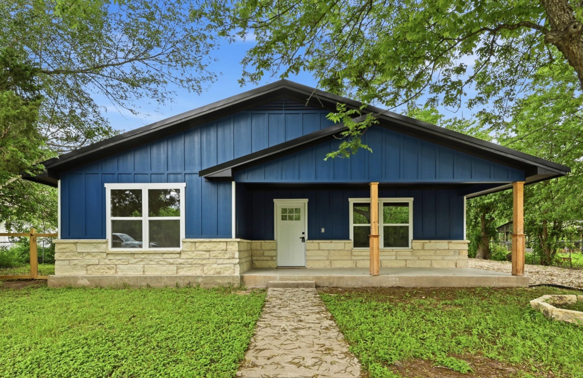 827 Clearfork, Lockhart, TX 78644 — photo 1