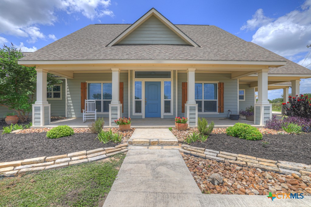 2048 E Martindale Road, Seguin, TX 78155 — photo 1