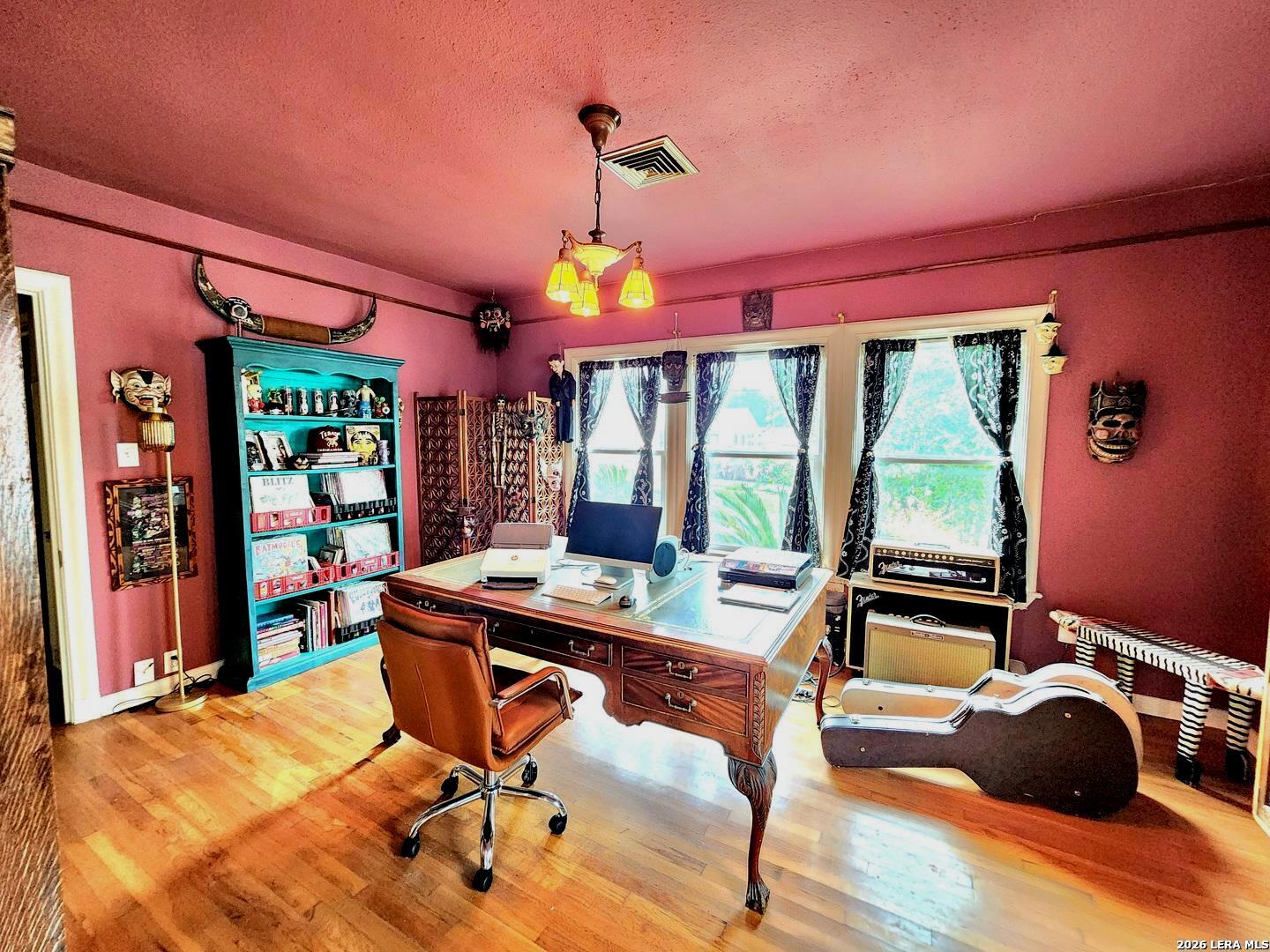 1532 HICKS AVE, , 78210 — photo 1