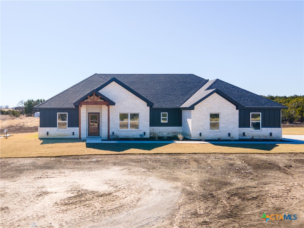 190 Cedar Bluff Loop, Gatesville, TX 76528 — photo 1