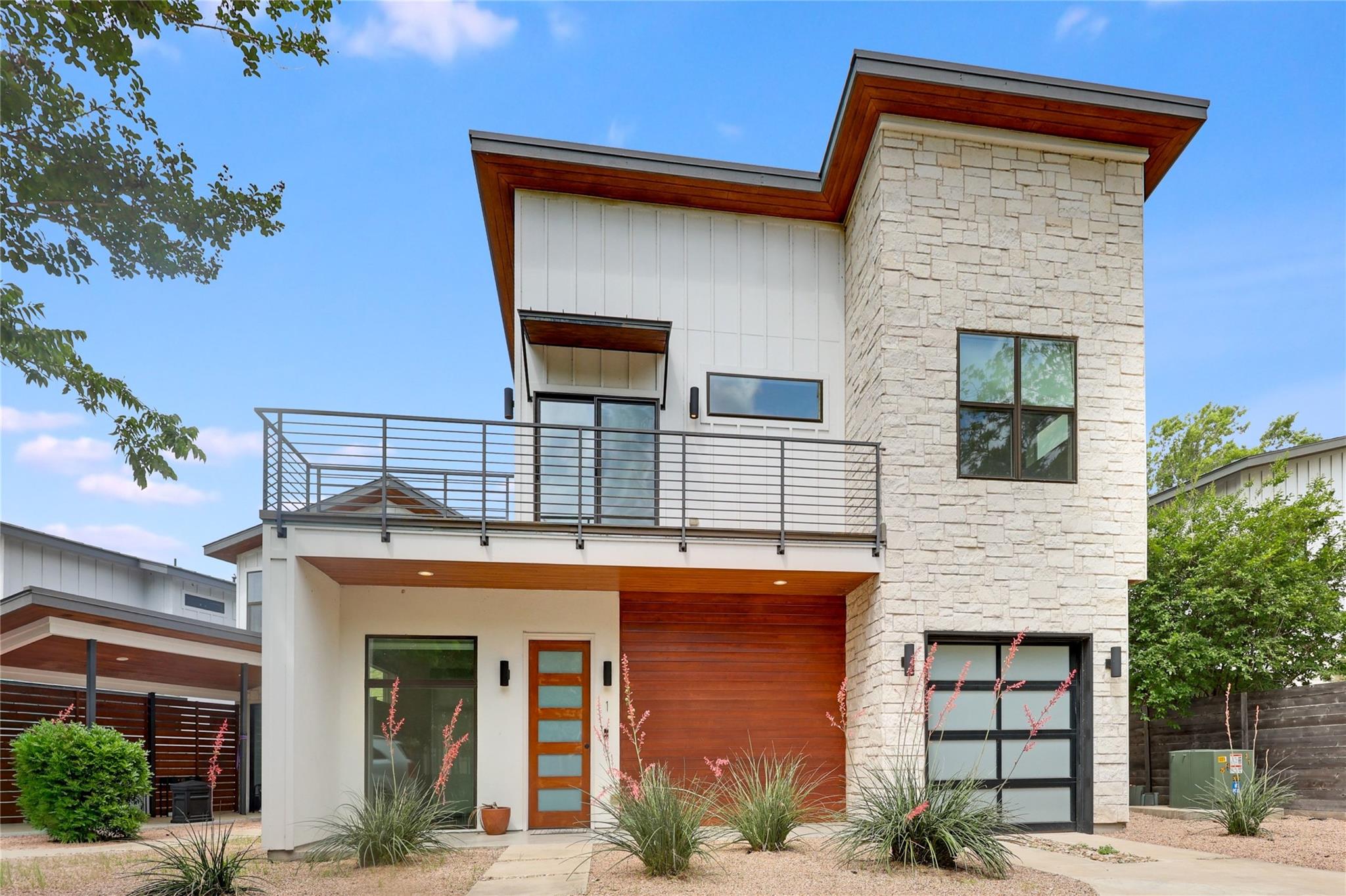 108 Tillery, Austin, TX 78702 — photo 1