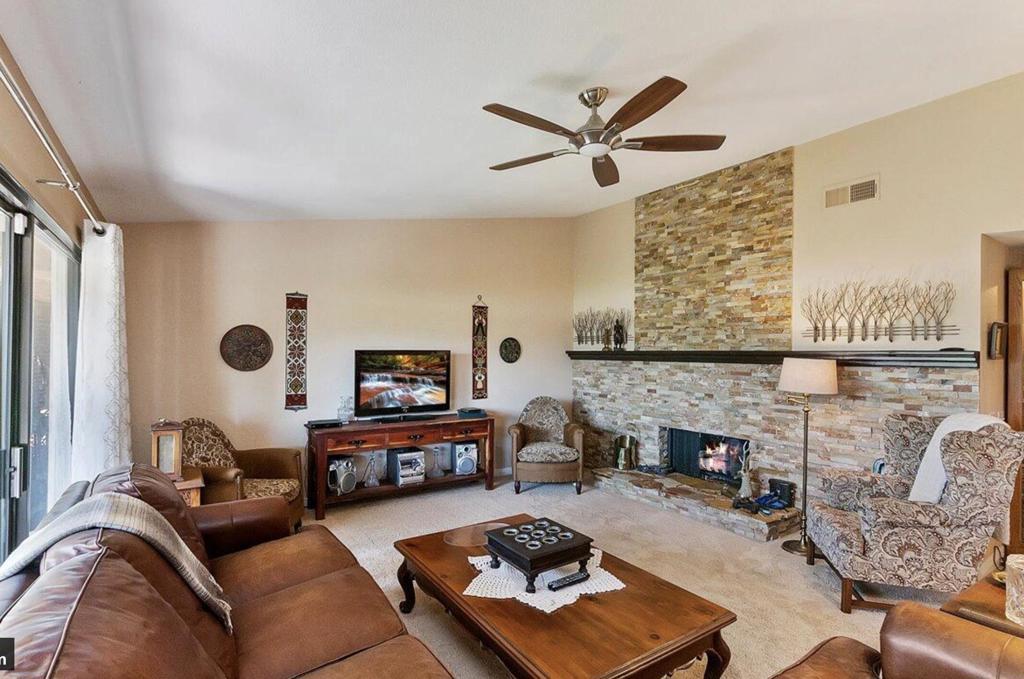 159 Camino Arroyo S, Palm Desert, CA 92260 — photo 1