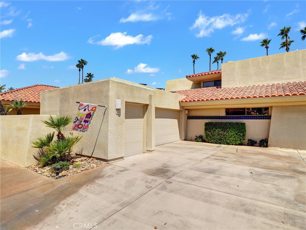 208 Kavenish Drive S, Rancho Mirage, CA 92270 — photo 1