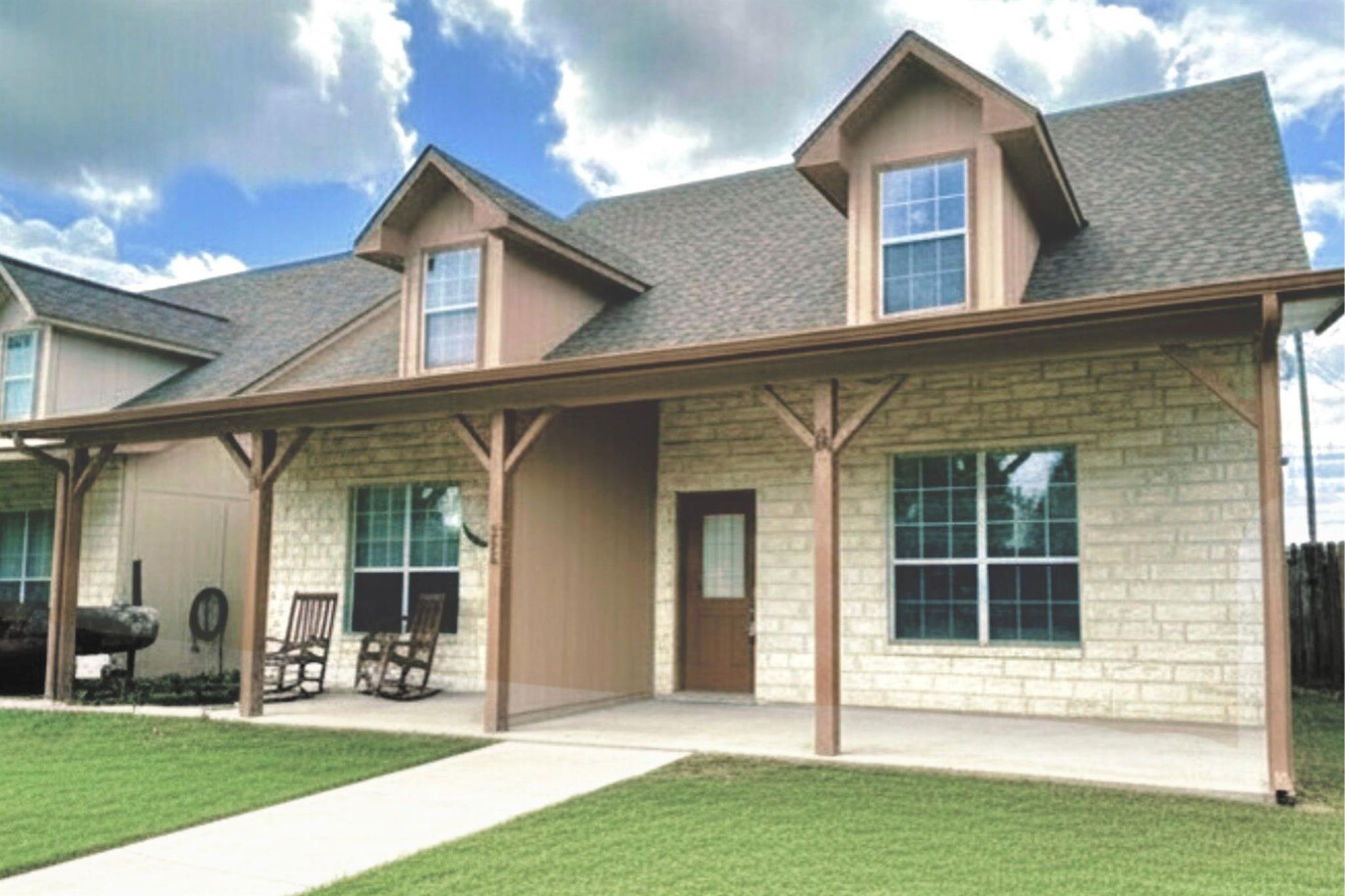 212 A B Sandstone, Jarrell, TX 76537 — photo 1