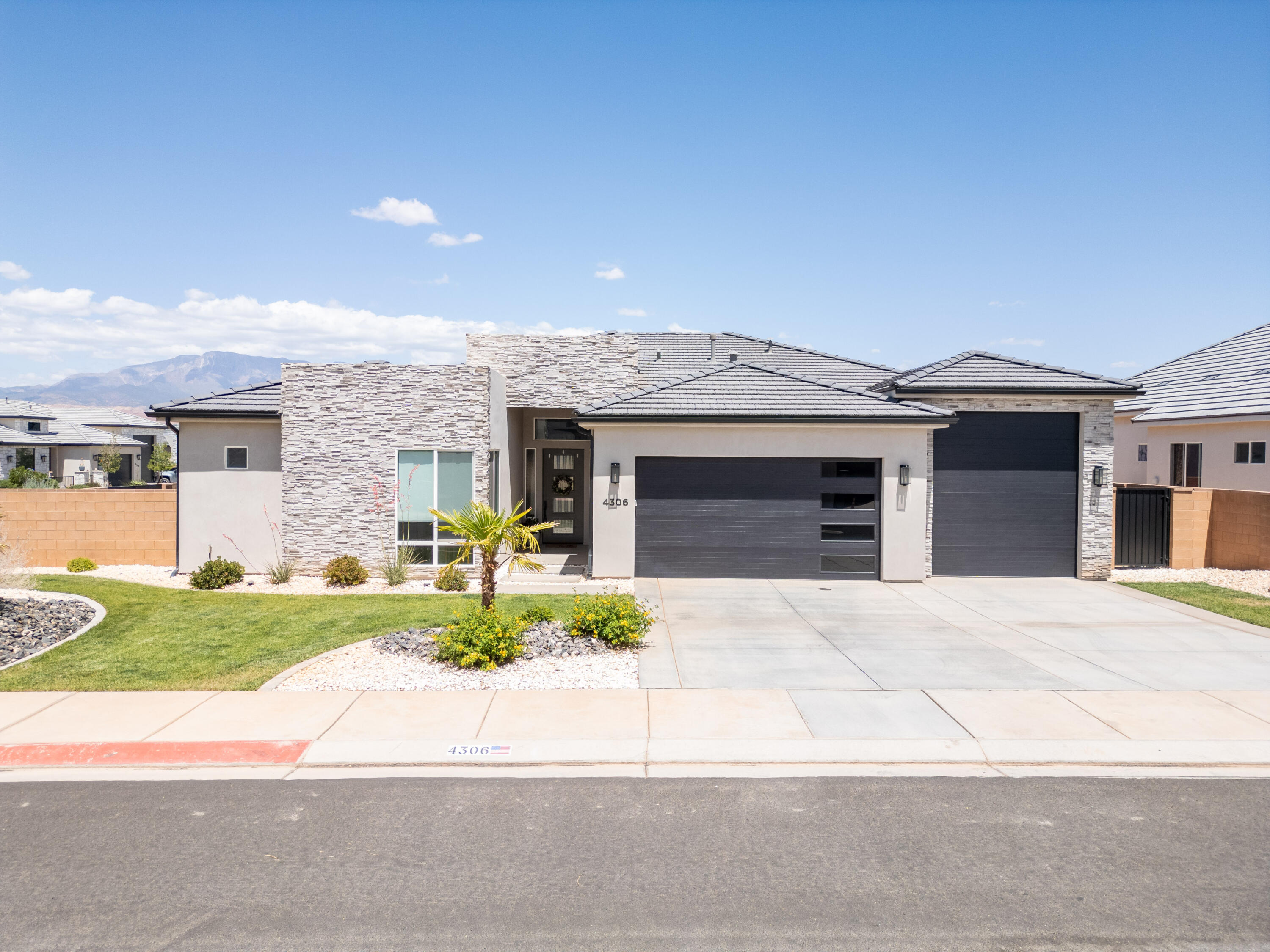 4306 W LUCY LN, Hurricane, UT 84737 — photo 1