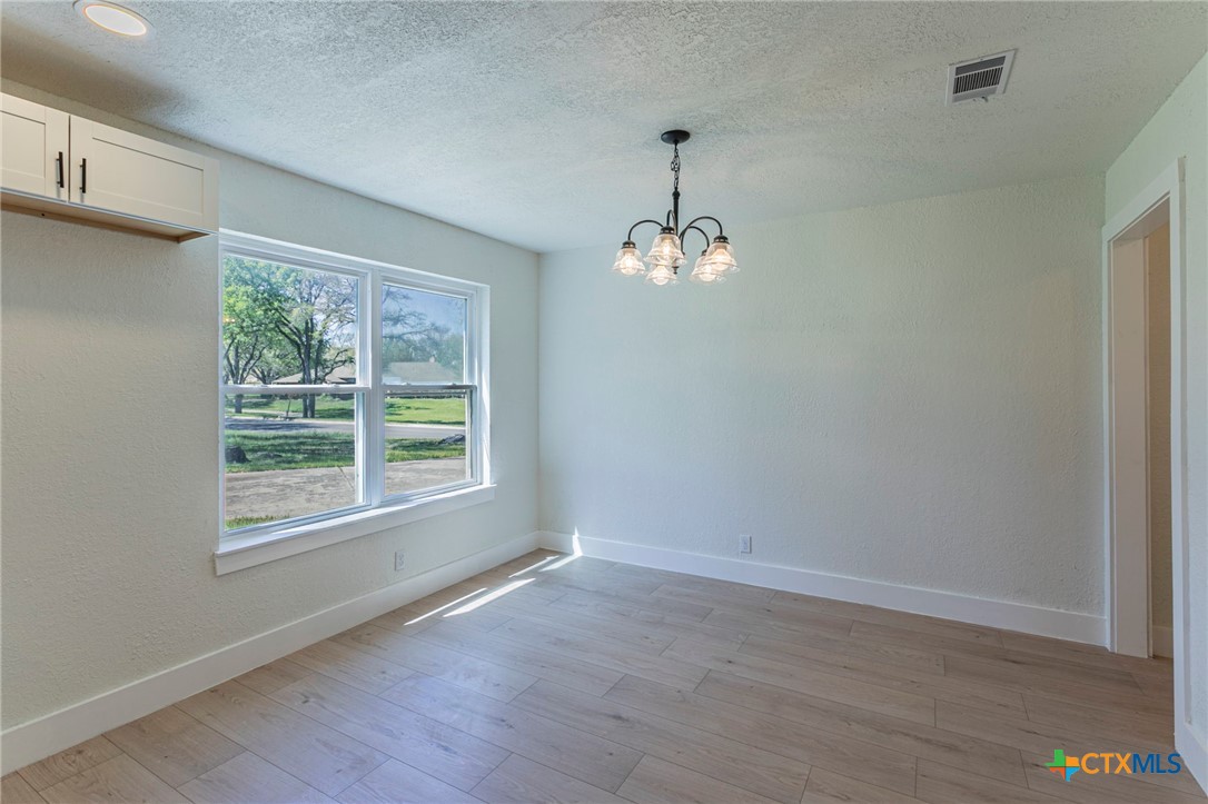 3019 Summit, Belton, TX 76513 — photo 1