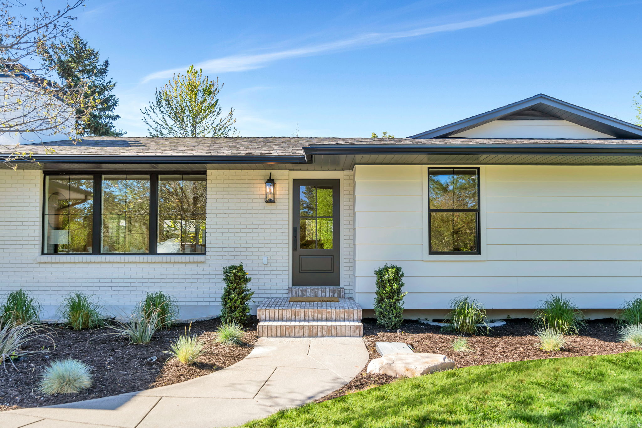 2050 E WILDWOOD DR, Holladay, UT 84121 — photo 1