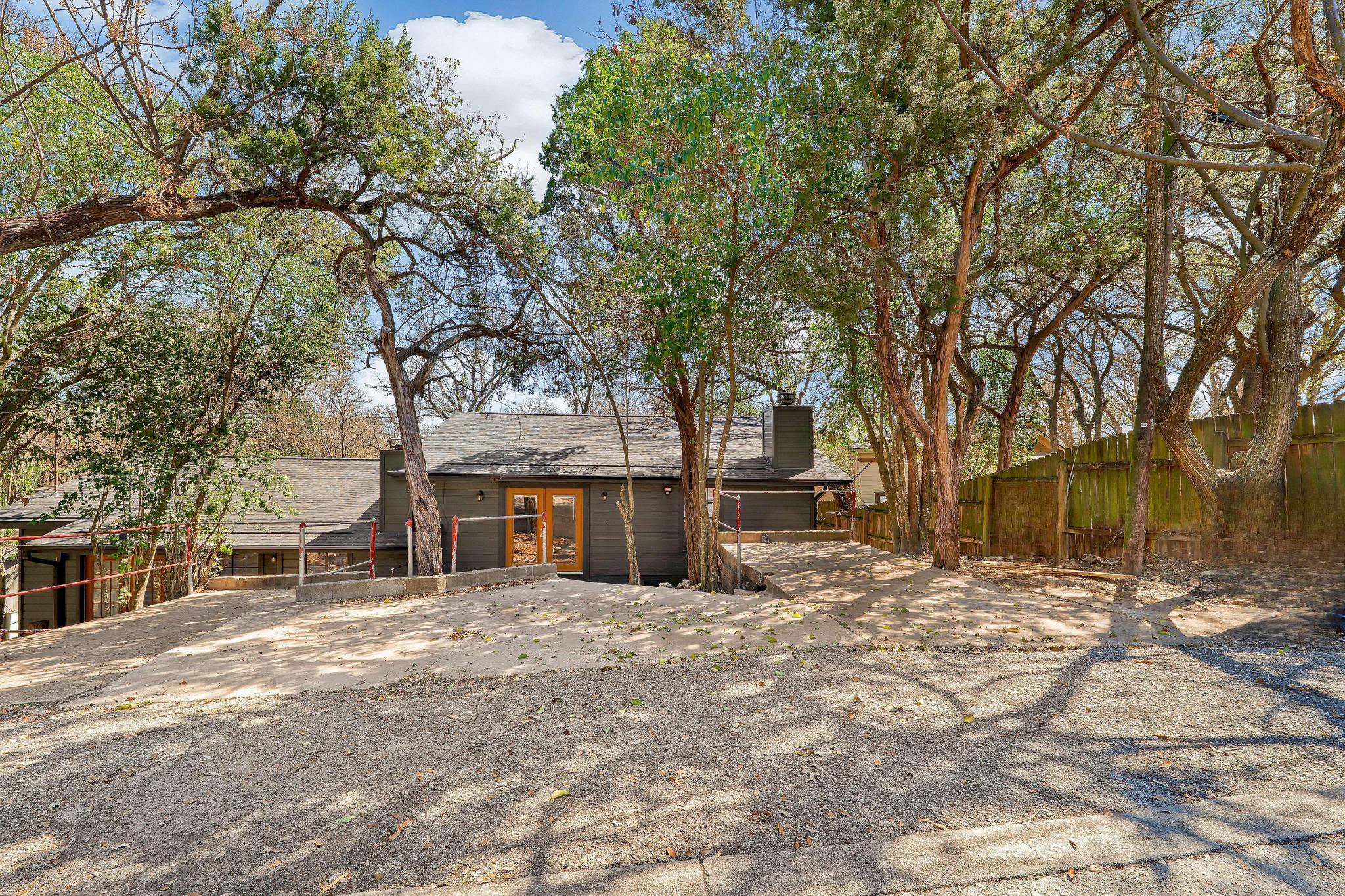 903-905 Hillyer, San Marcos, TX 78666 — photo 1