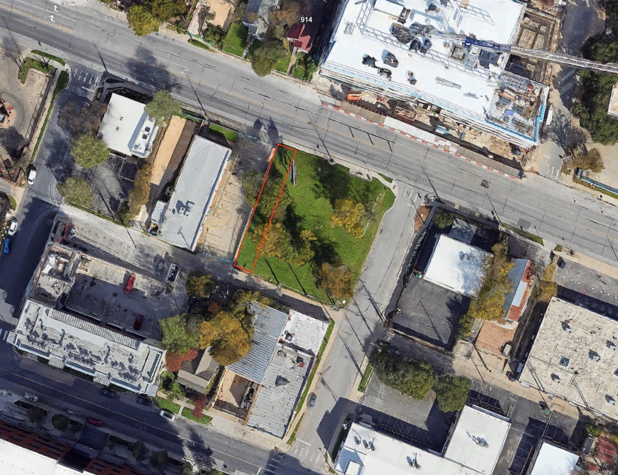 915 7th, Austin, TX 78702 — photo 1