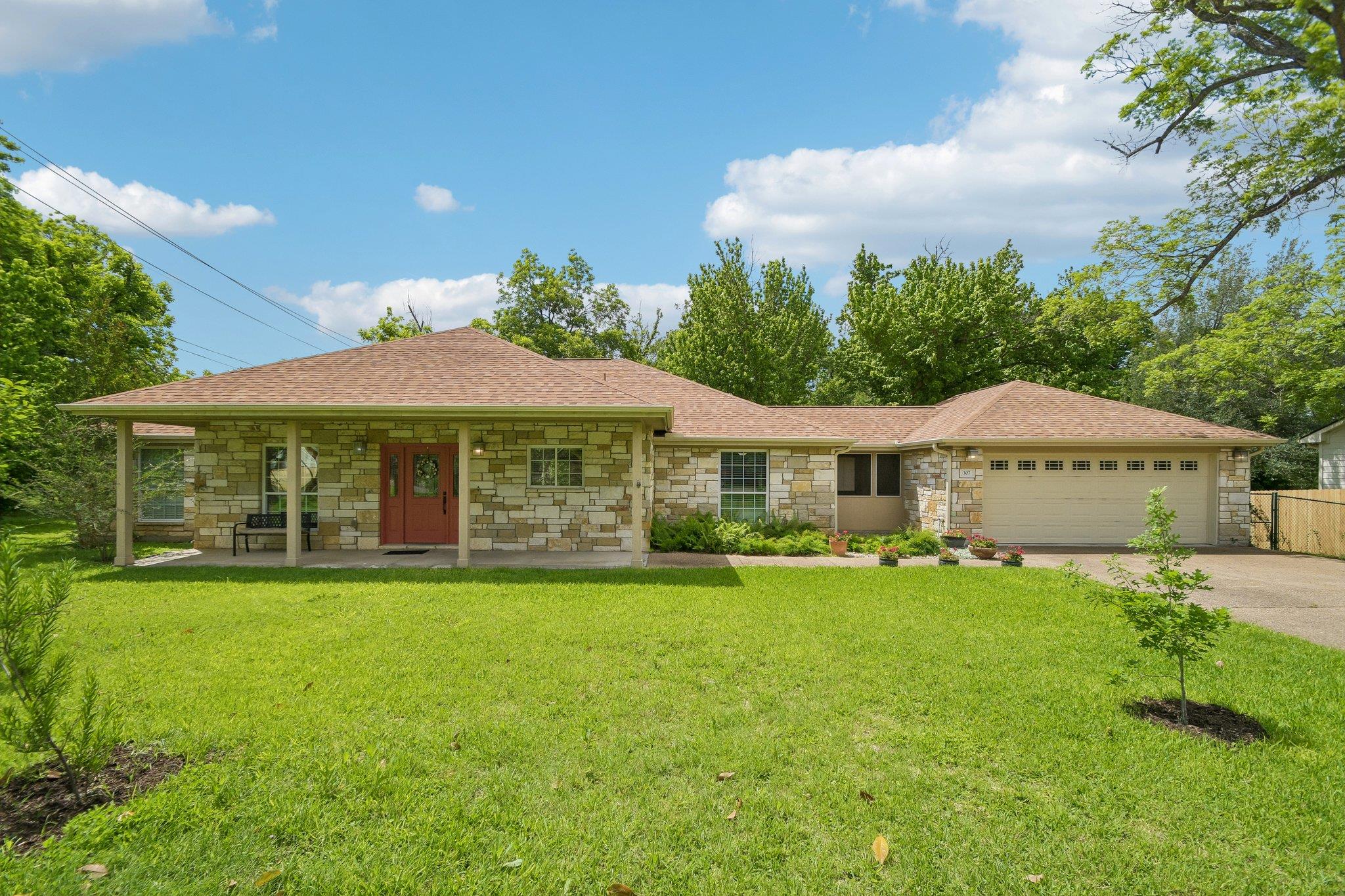 307 4th, Elgin, TX 78621 — photo 1