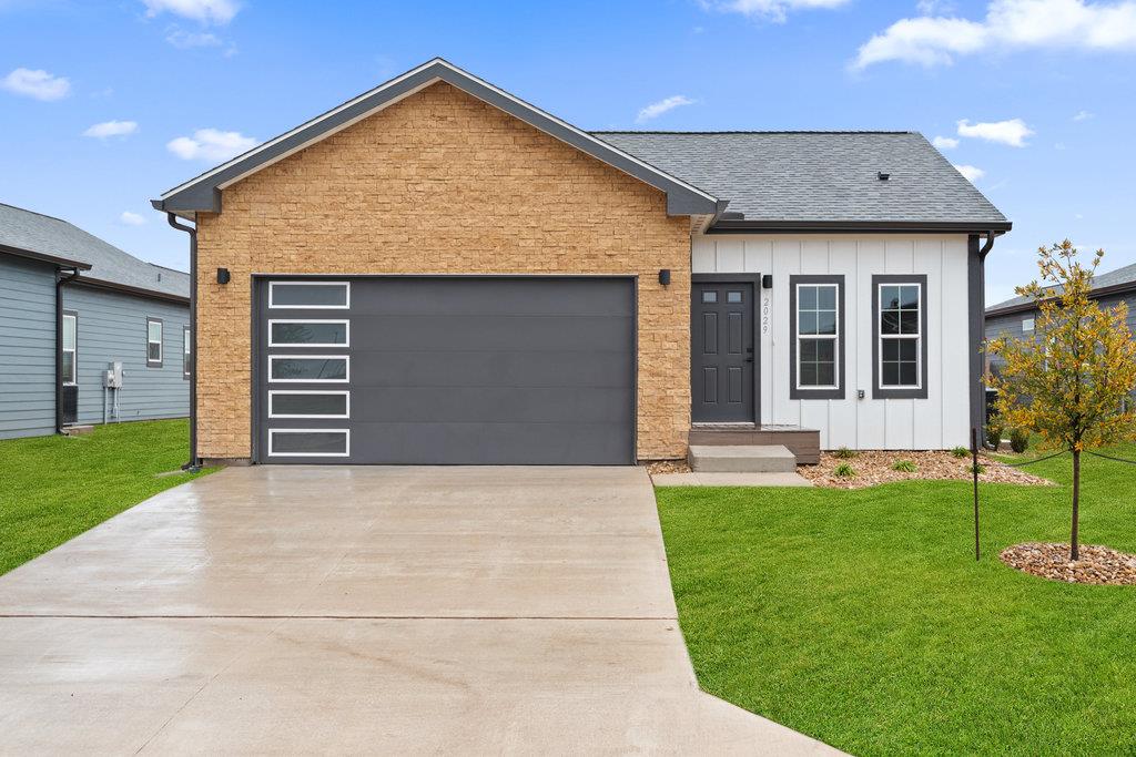 2029 Applewood, Lockhart, TX 78644 — photo 1
