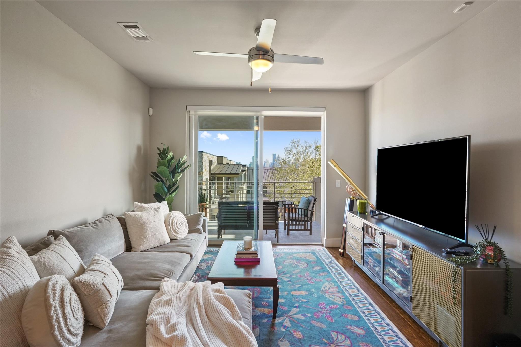 2725 Dulce, Austin, TX 78704 — photo 1