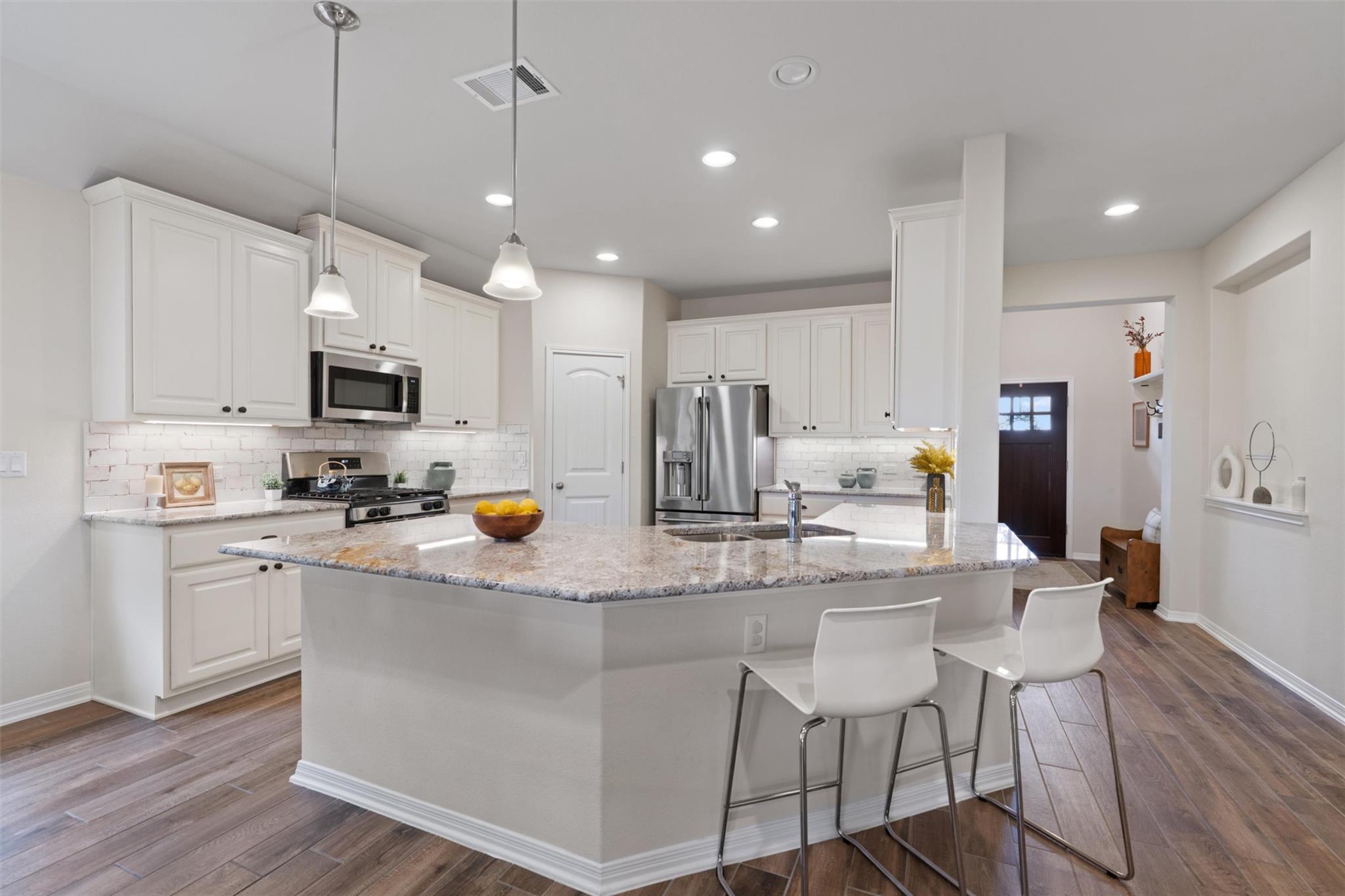 553 Blue Oak, San Marcos, TX 78666 — photo 1
