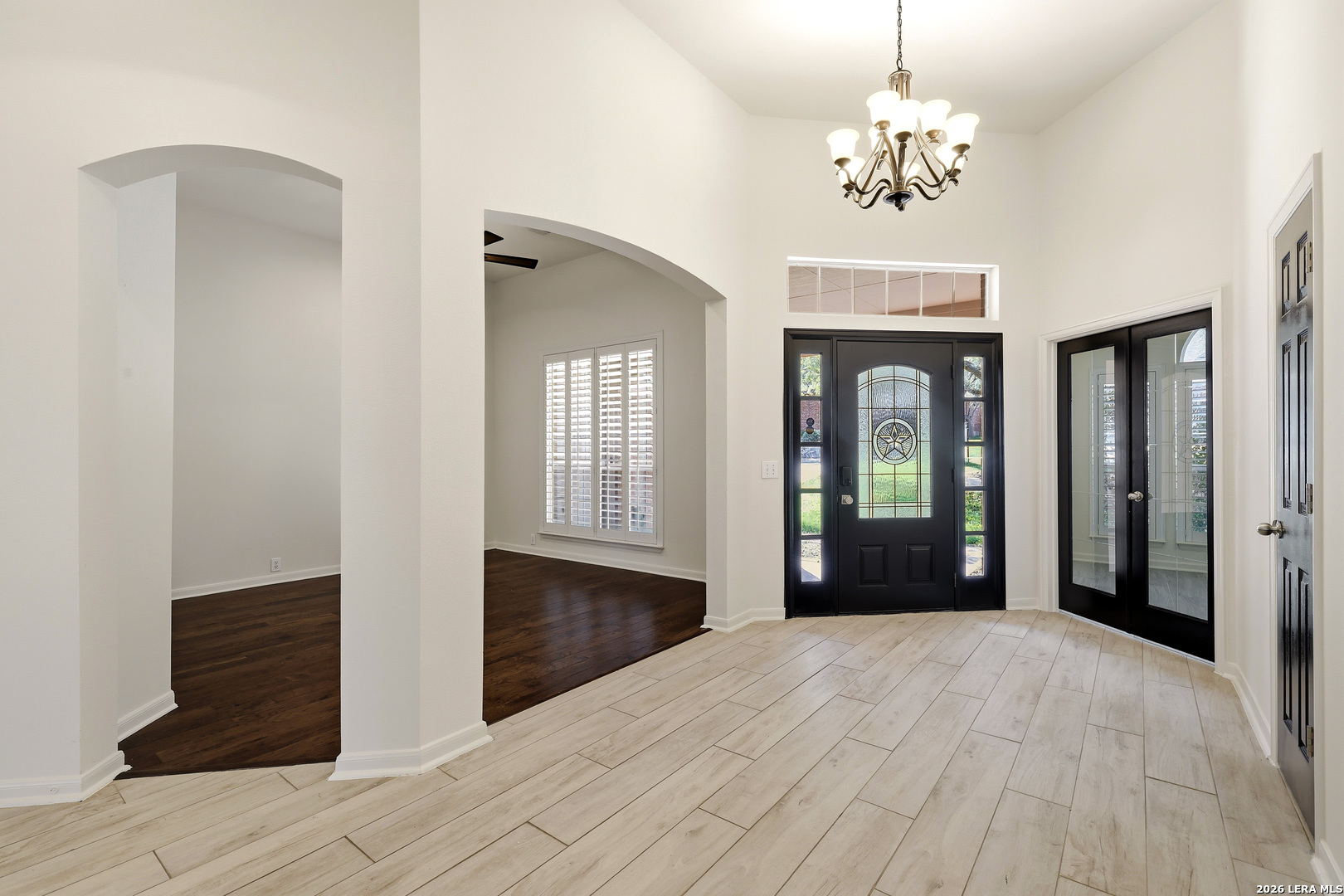 1615 Lookout Pt, , 78260 — photo 1