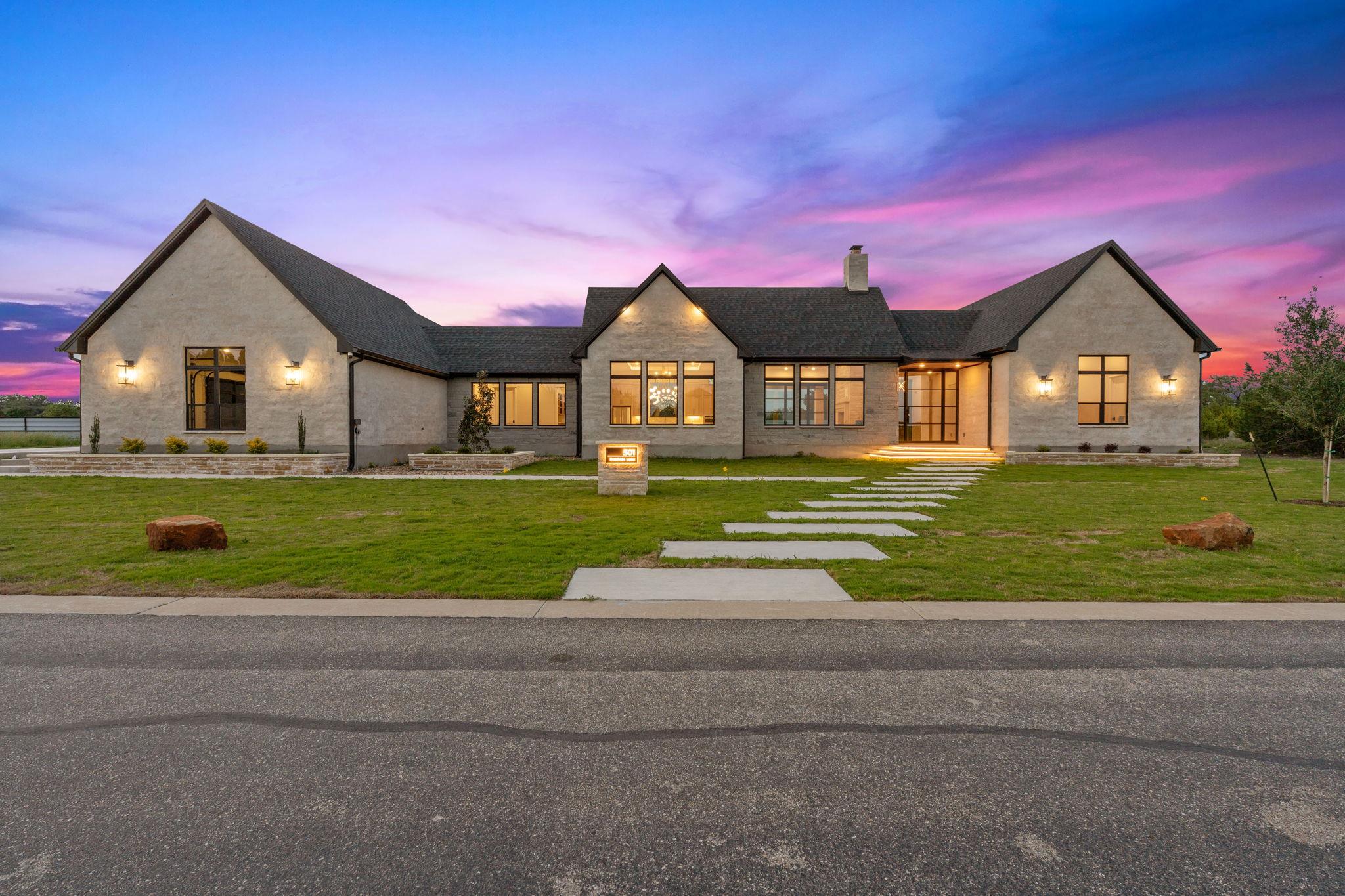 501 Rawhide, Florence, TX 76527 — photo 1