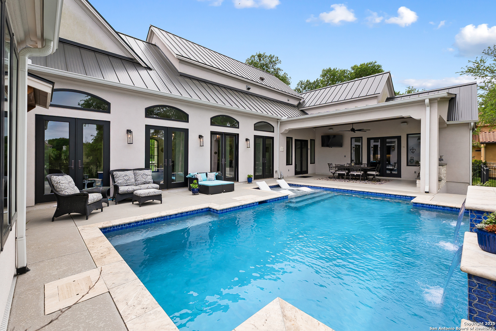 11207 Paraiso Bluff
