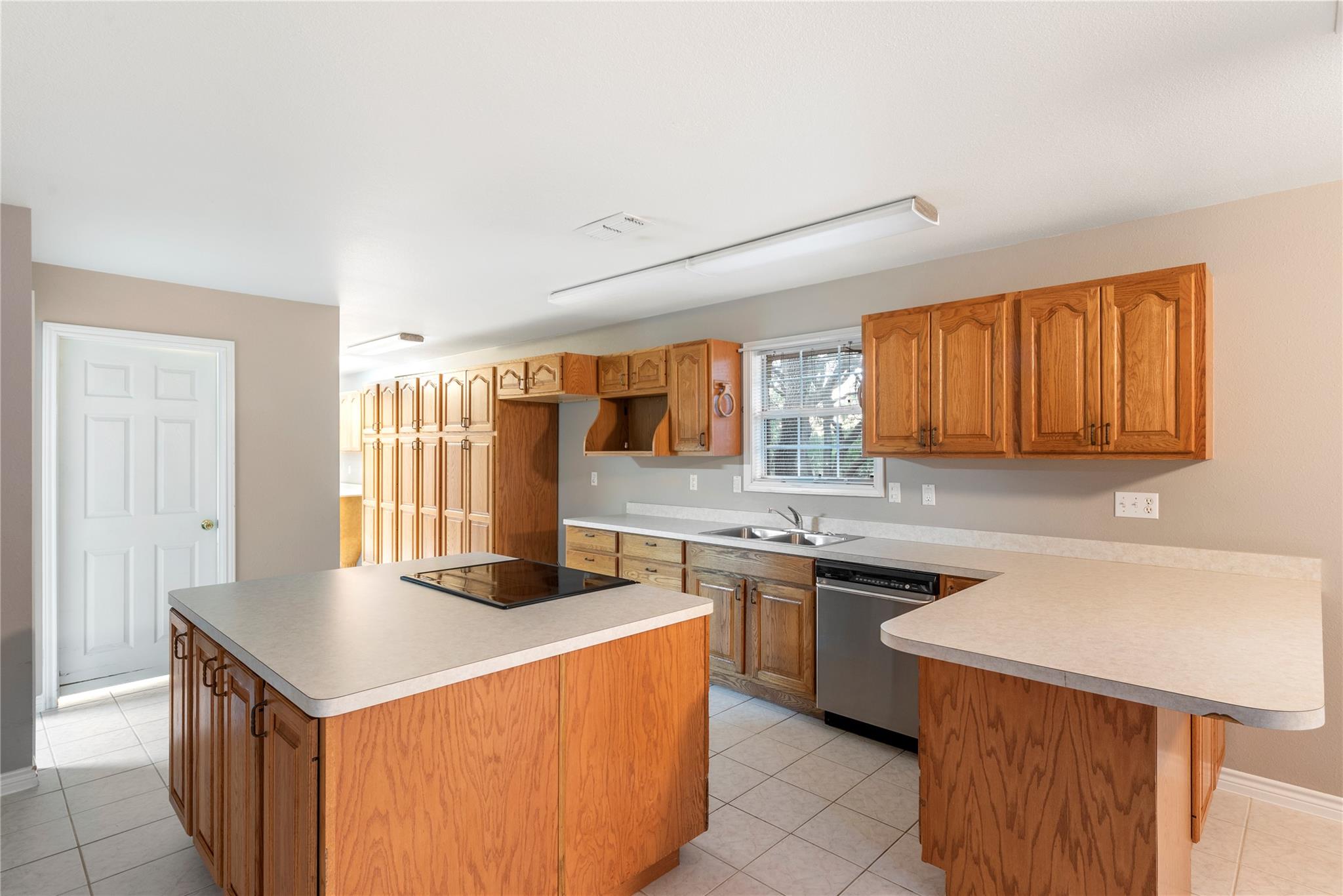1050 Oak Grove, Leander, TX 78641 — photo 1