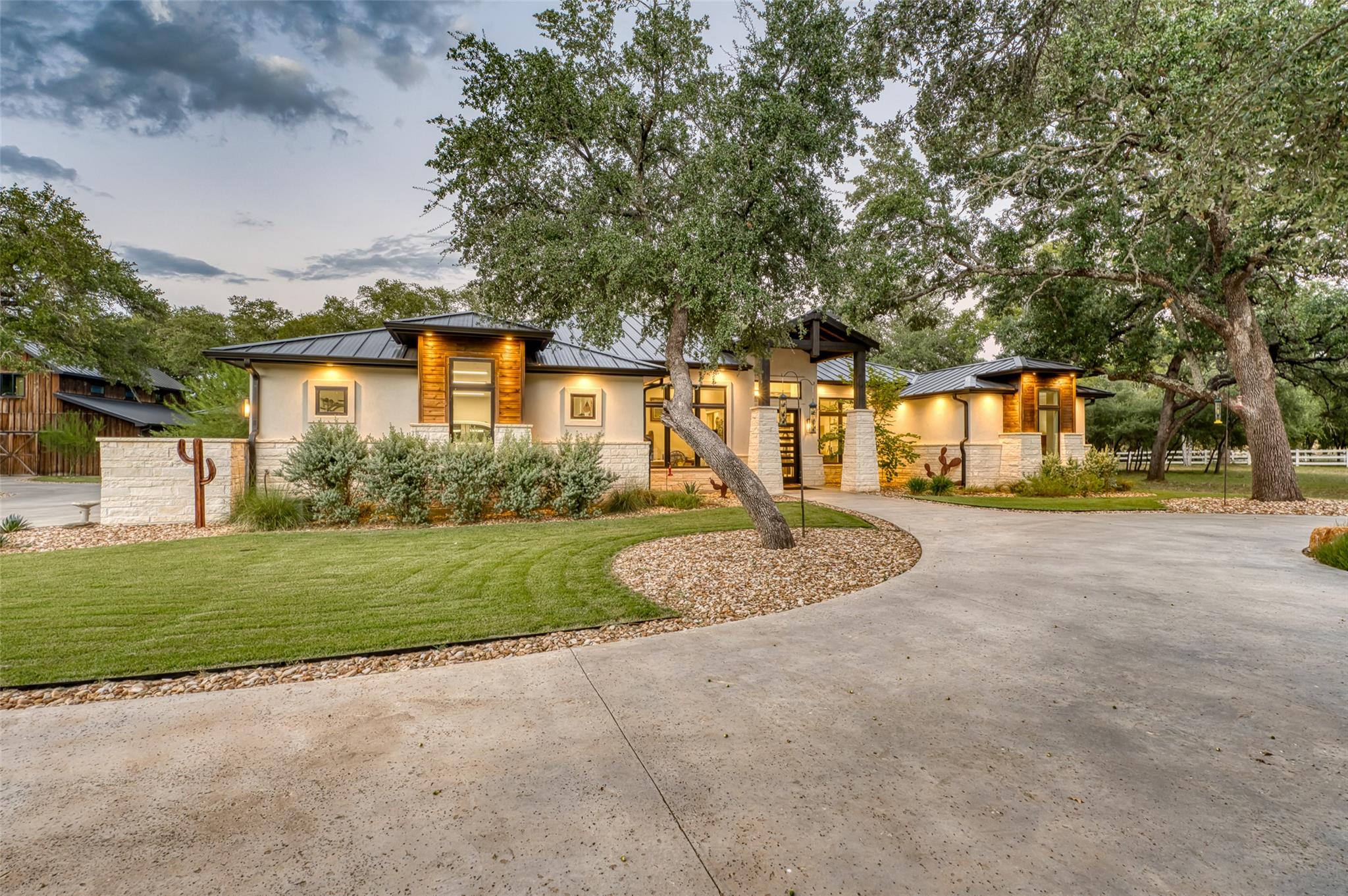 417 Haney Trace, Horseshoe Bay, TX 78657 — photo 1