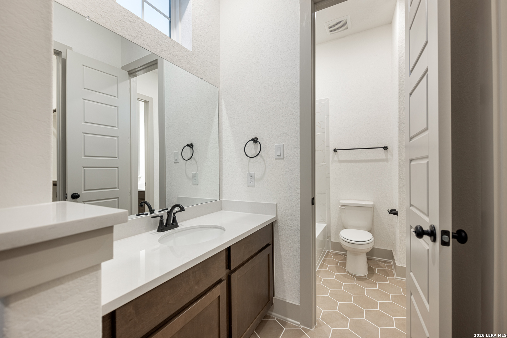 516 Cotorra Springs, , 78108 — photo 1