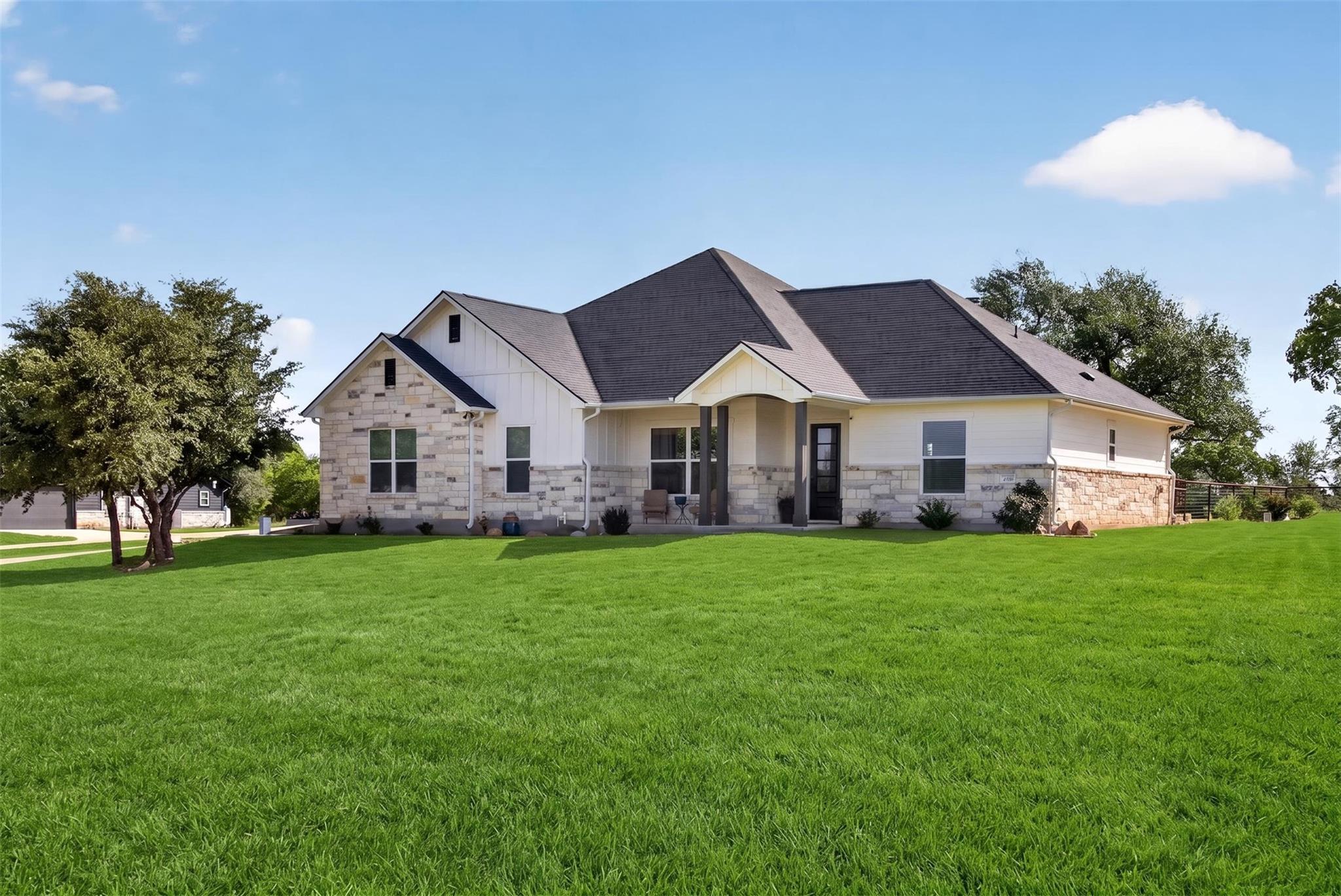317 Esperanza Petal, Liberty Hill, TX 78642 — photo 1