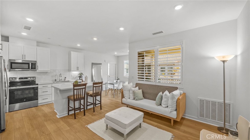 6123 Valentina Way 302, Eastvale, CA 92880 — photo 1