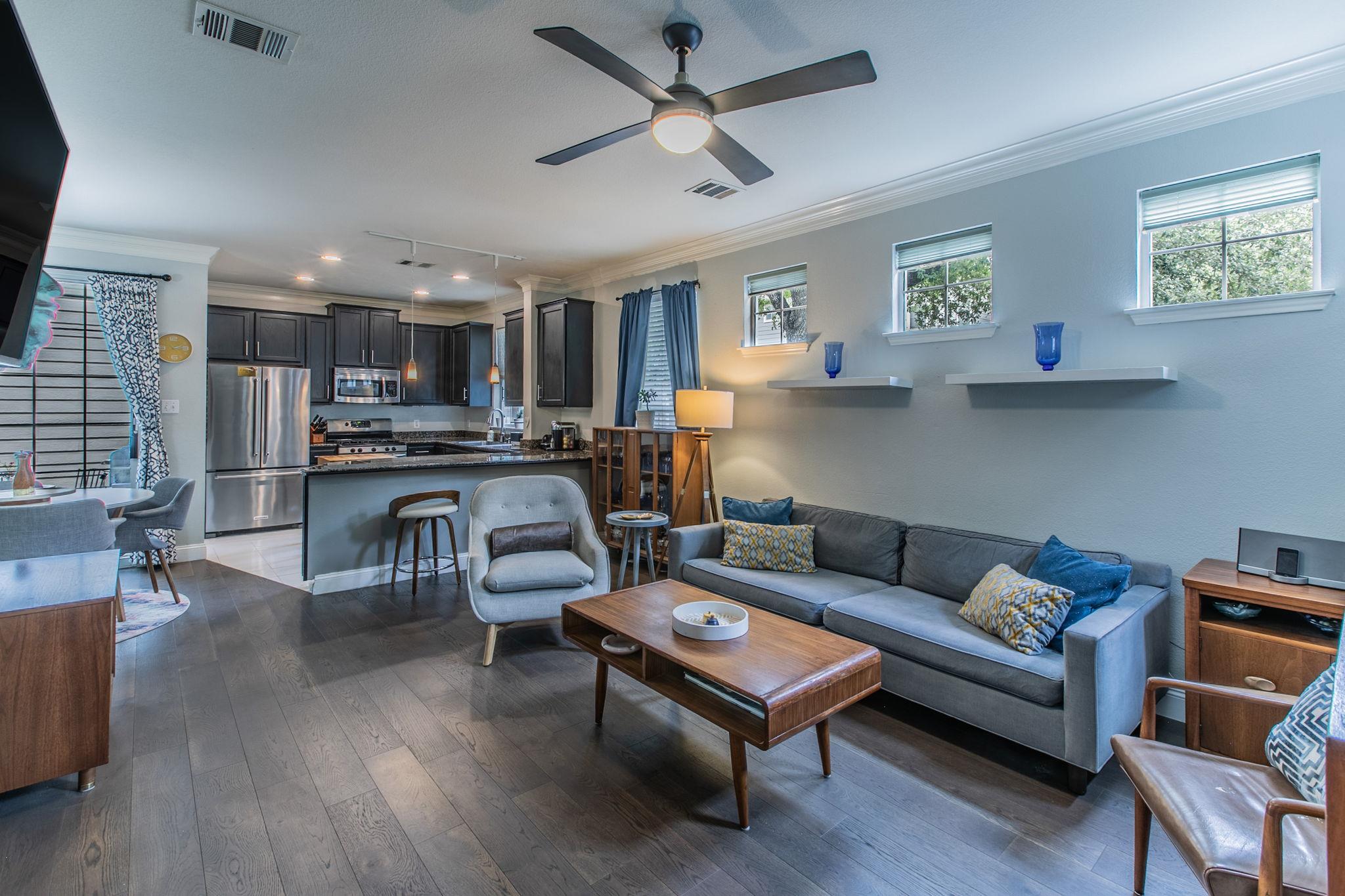 8518 Cahill, Austin, TX 78729 — photo 1